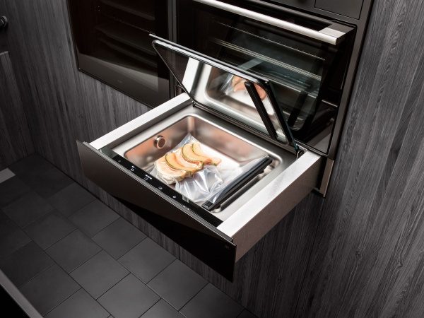 Advanced cooking with vaccum drawer from ASKO