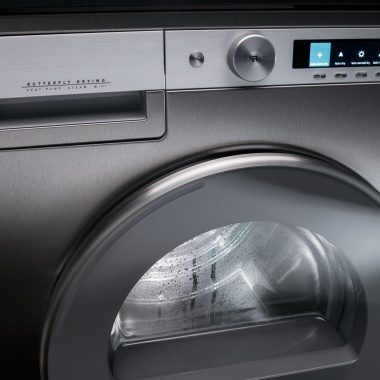Take care of your laundry and dry with steam